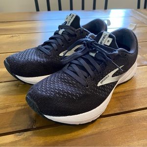 Brooks Women Revel 4 Running Shoes
